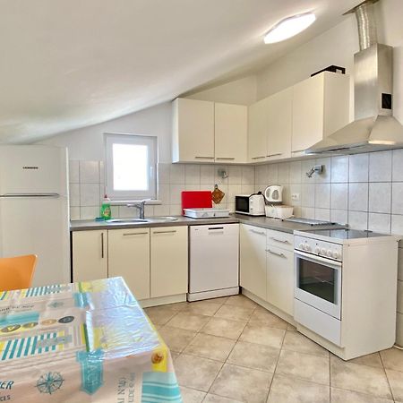 אומיס Apartmani Mateo מראה חיצוני תמונה