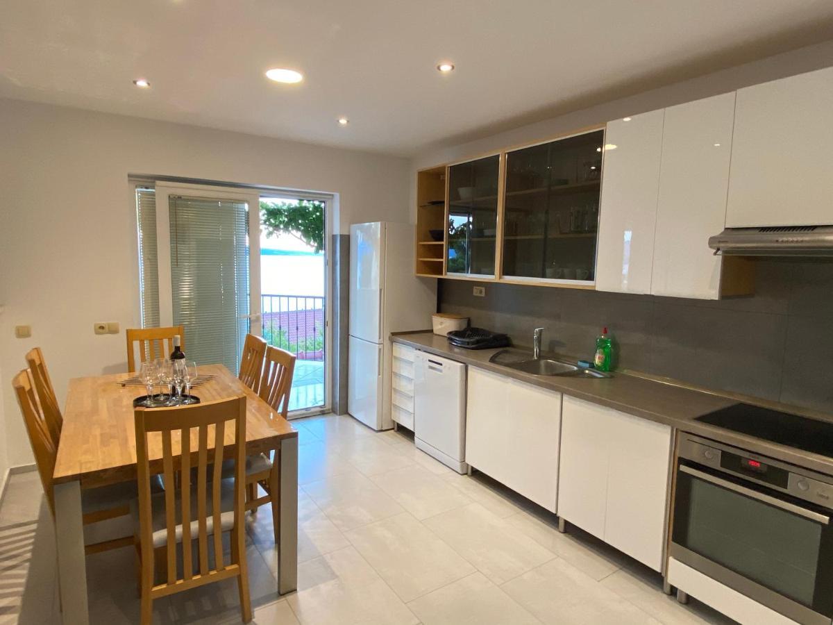 אומיס Apartmani Mateo מראה חיצוני תמונה